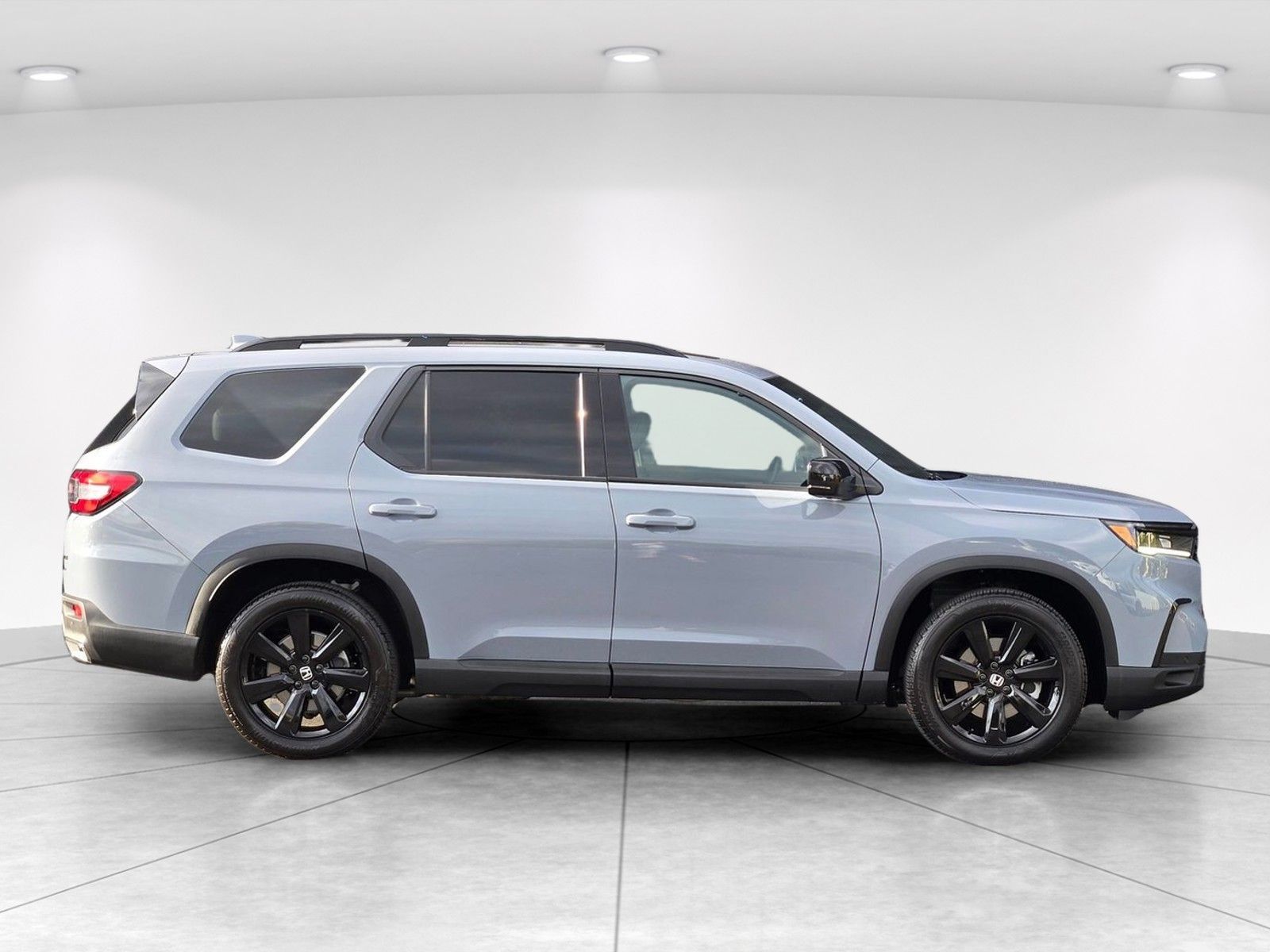 2025 Honda Pilot Black Edition — full photo 8 of 28