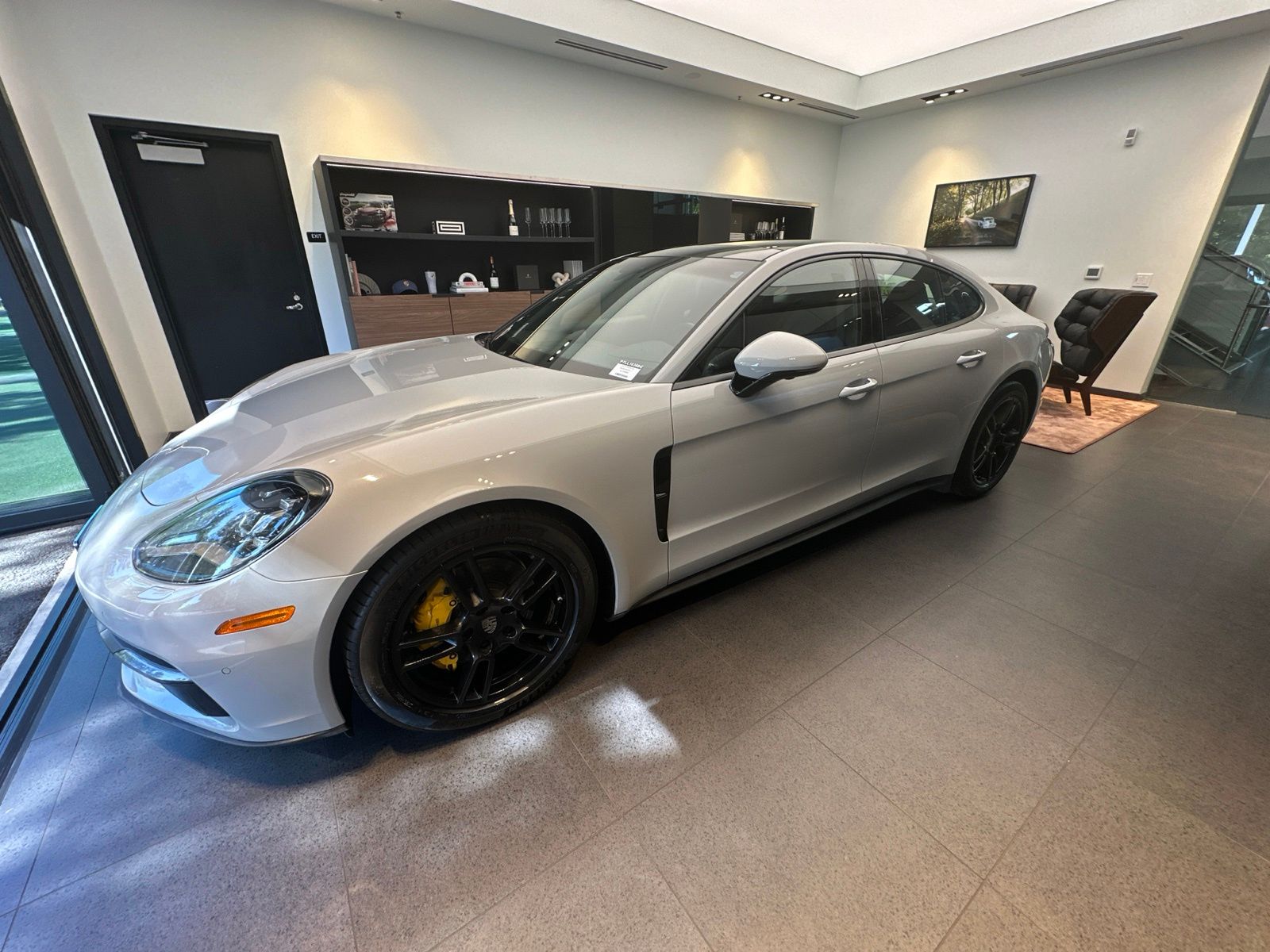 2020 Porsche Panamera Base — full photo 6 of 8
