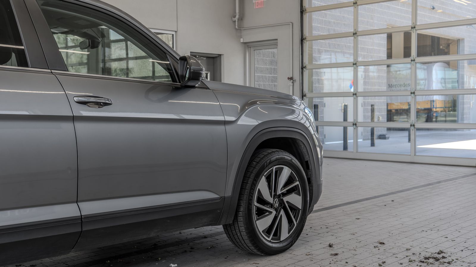2024 Volkswagen Atlas 2.0T SE w/Technology — foto completa 30 de 35