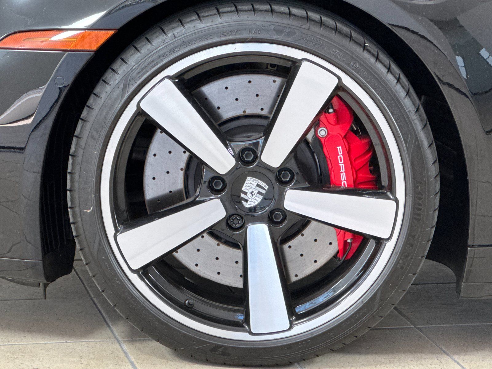 2025 Porsche 911 Carrera S — foto completa 26 de 28