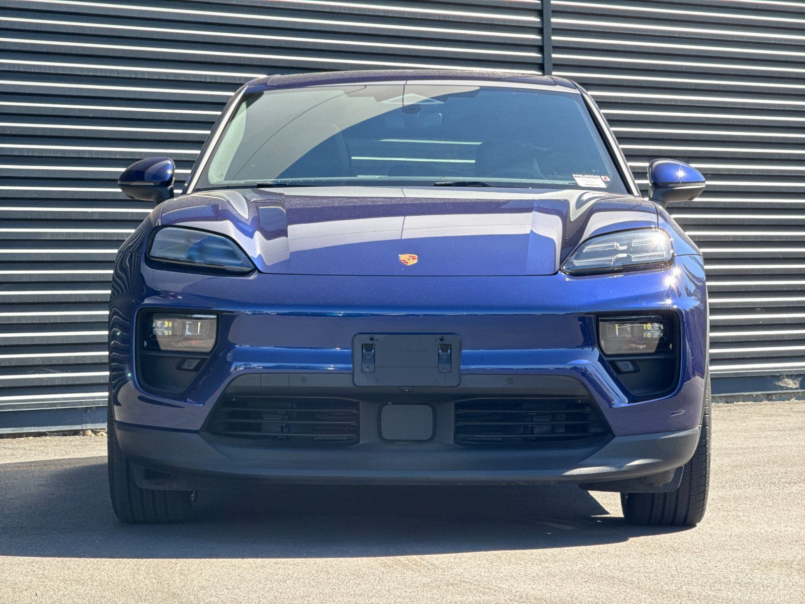 2025 Porsche Macan Electric 4 — foto completa 11 de 28