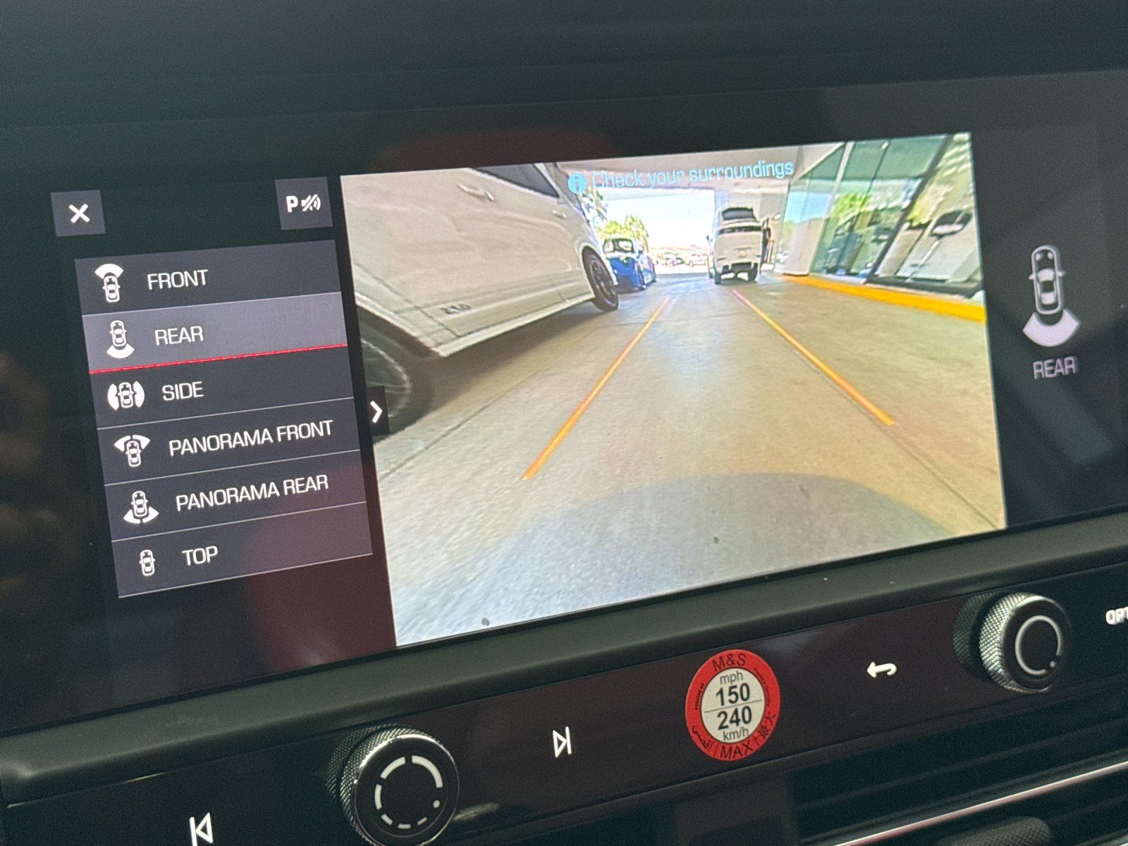 2023 Porsche Macan T — full photo 20 of 28