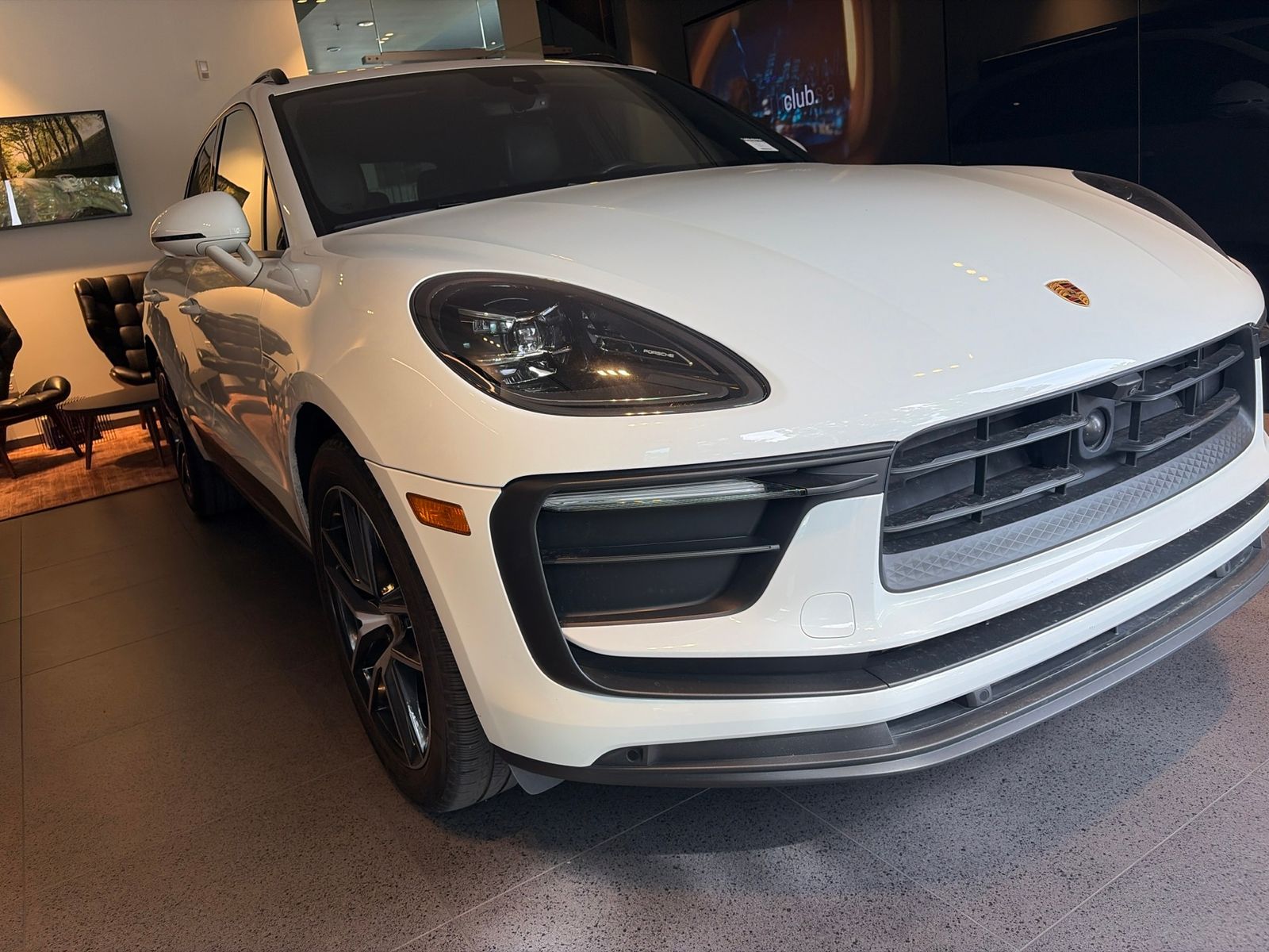 2024 Porsche Macan Base — foto completa 3 de 10