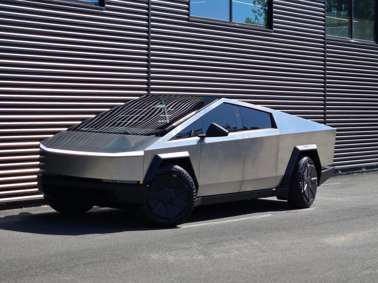 2024 Tesla Cybertruck Cyberbeast — foto completa 1 de 45