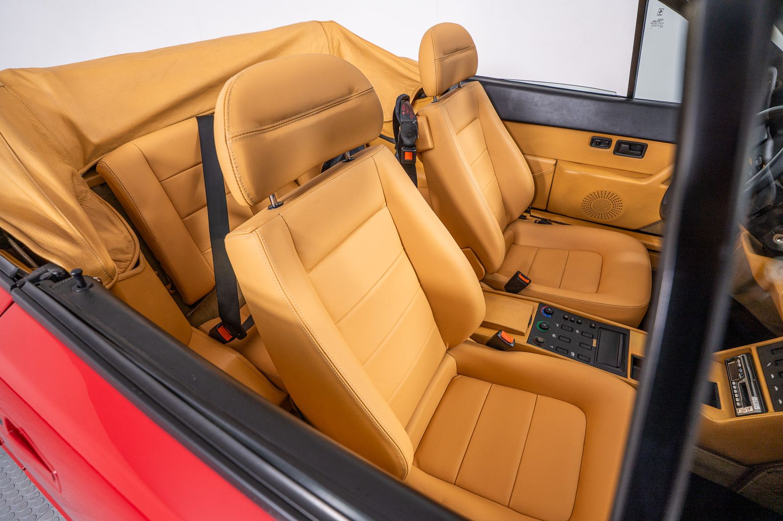 1992 Ferrari Mondial T — full photo 29 of 38