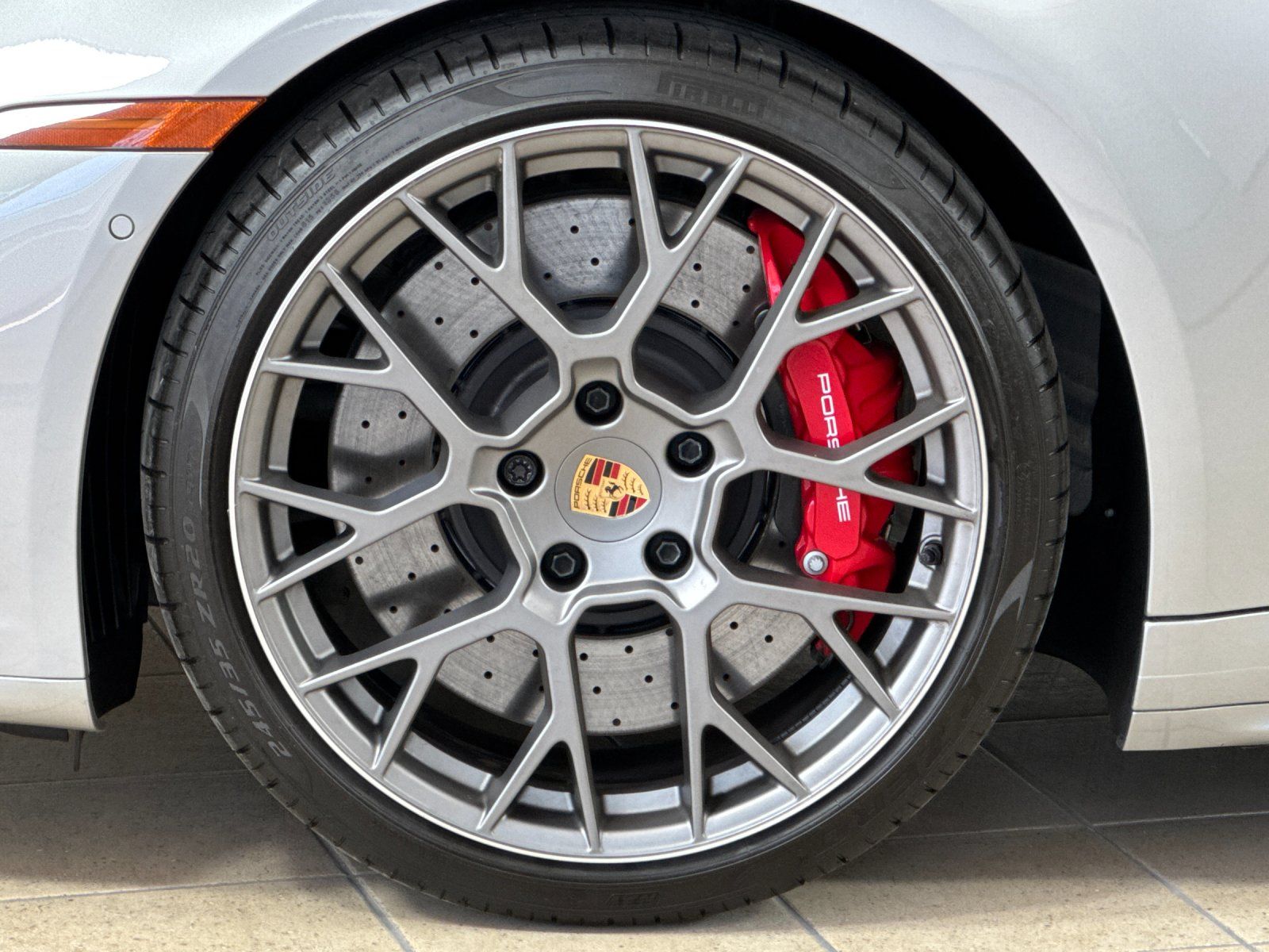 2025 Porsche 911 Carrera S — full photo 23 of 28