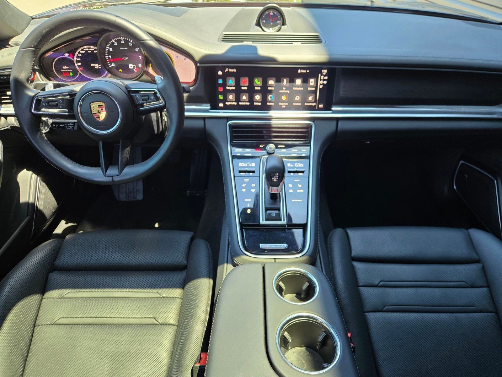 2023 Porsche Panamera 4 Platinum Edition — full photo 13 of 27