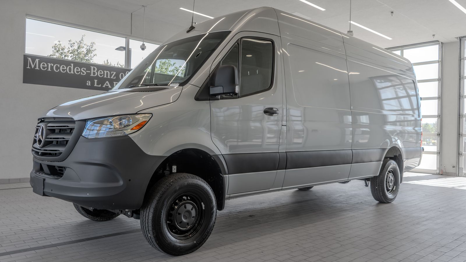 2025 Mercedes-Benz Sprinter 2500 Cargo 170 WB — foto completa 3 de 36
