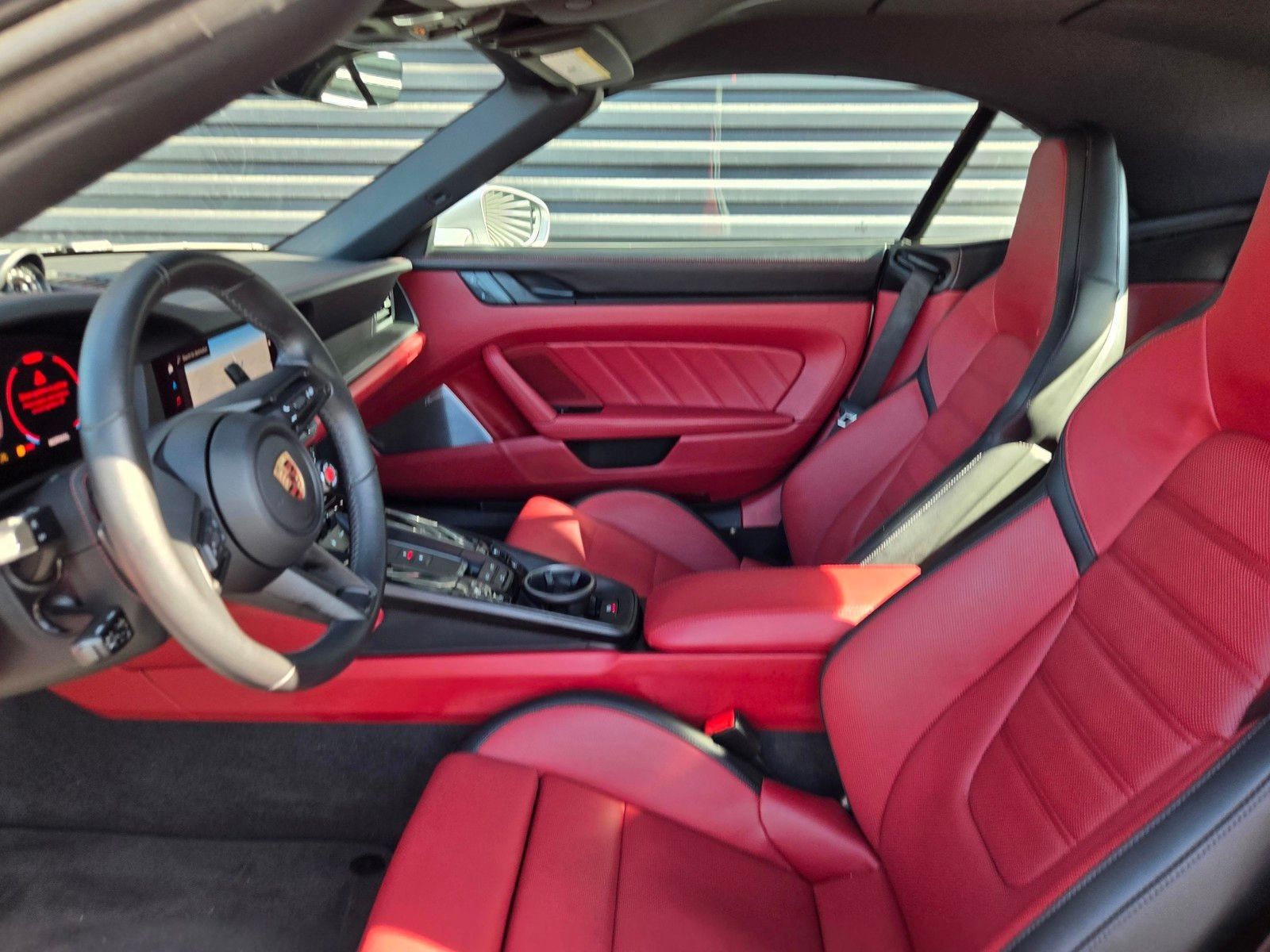 2025 Porsche 911 Carrera 4 GTS — foto completa 26 de 27