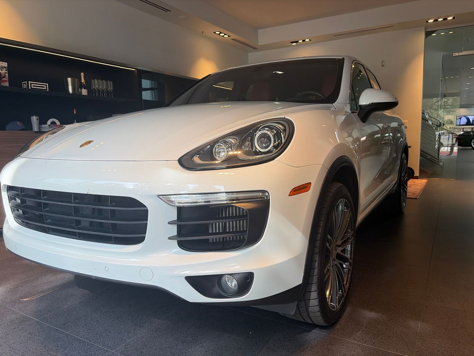 2016 Porsche Cayenne S — full photo 2 of 10