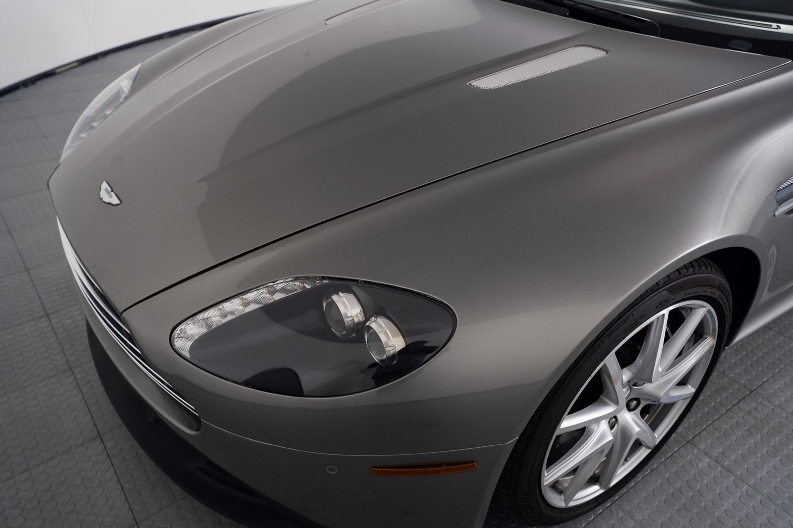 2012 Aston Martin V8 Vantage — foto completa 12 de 50