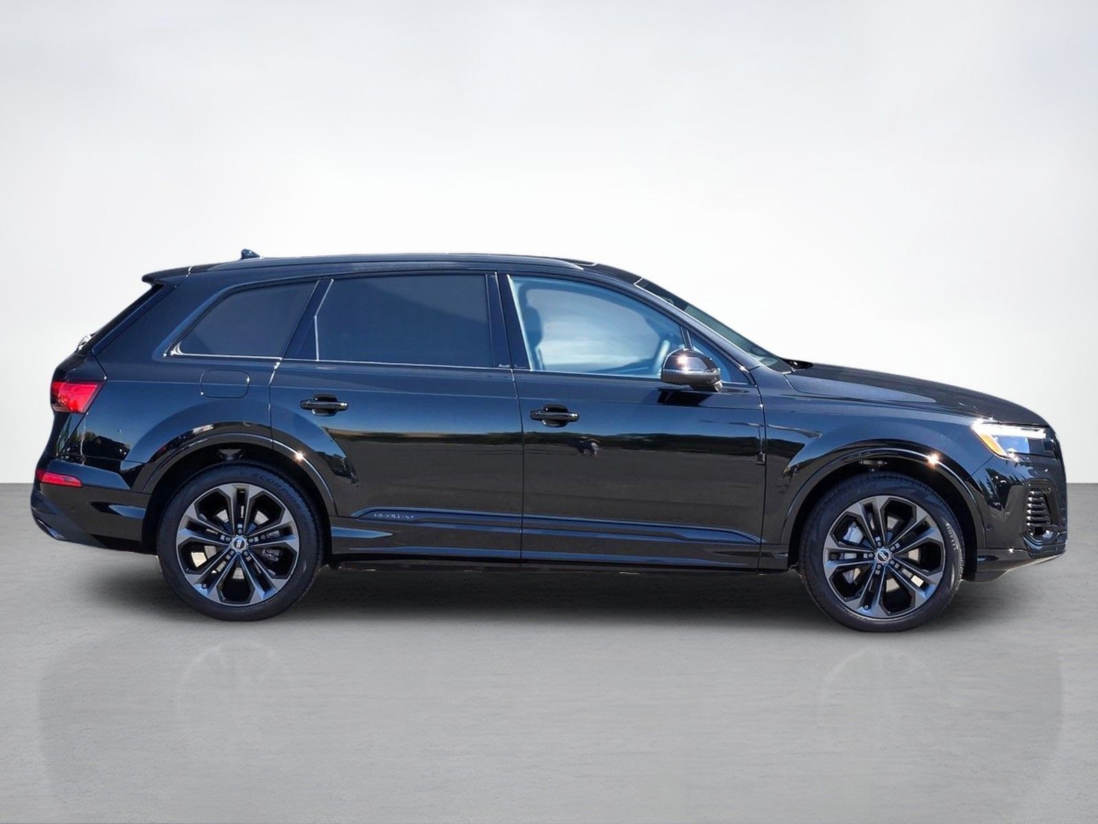 2025 Audi Q7 55 Premium Plus — foto completa 7 de 45