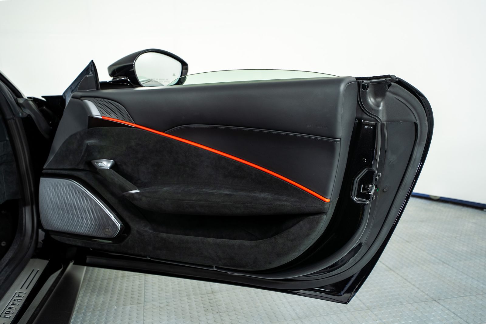 2025 Ferrari Roma Spider — foto completa 25 de 41