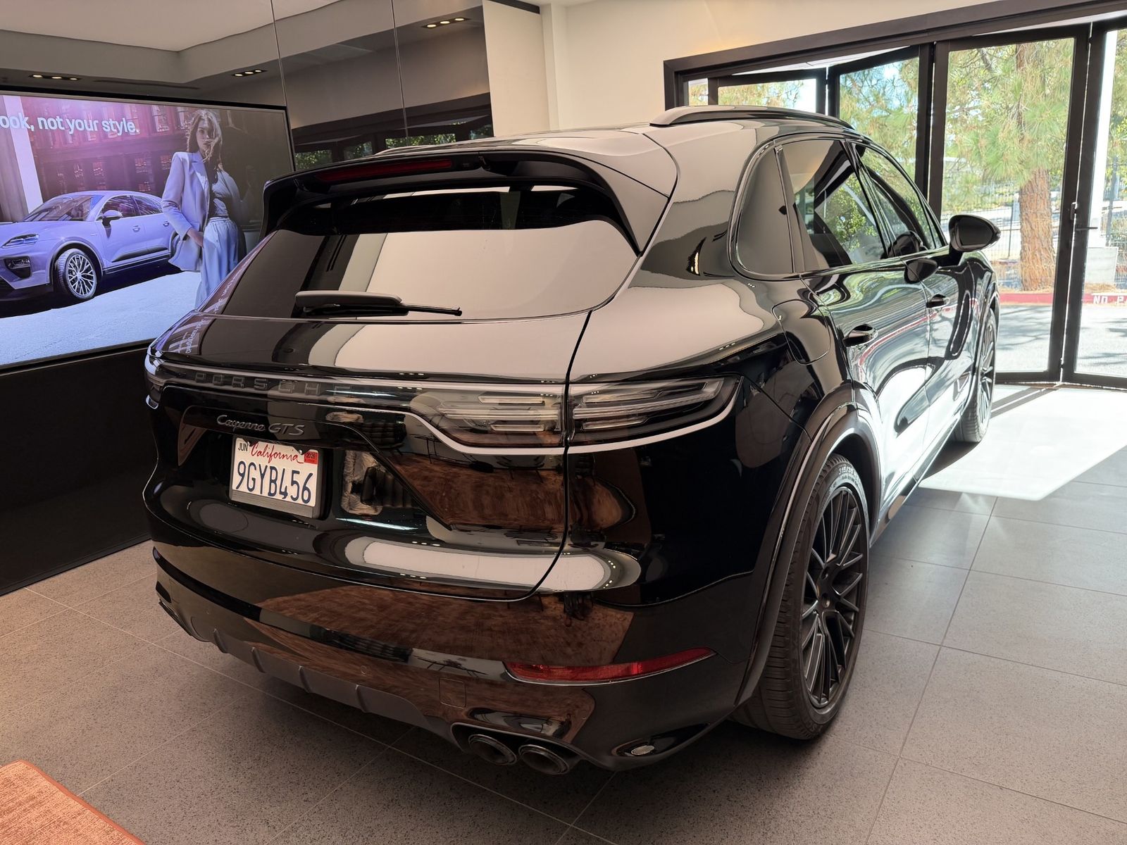2023 Porsche Cayenne GTS — full photo 5 of 10