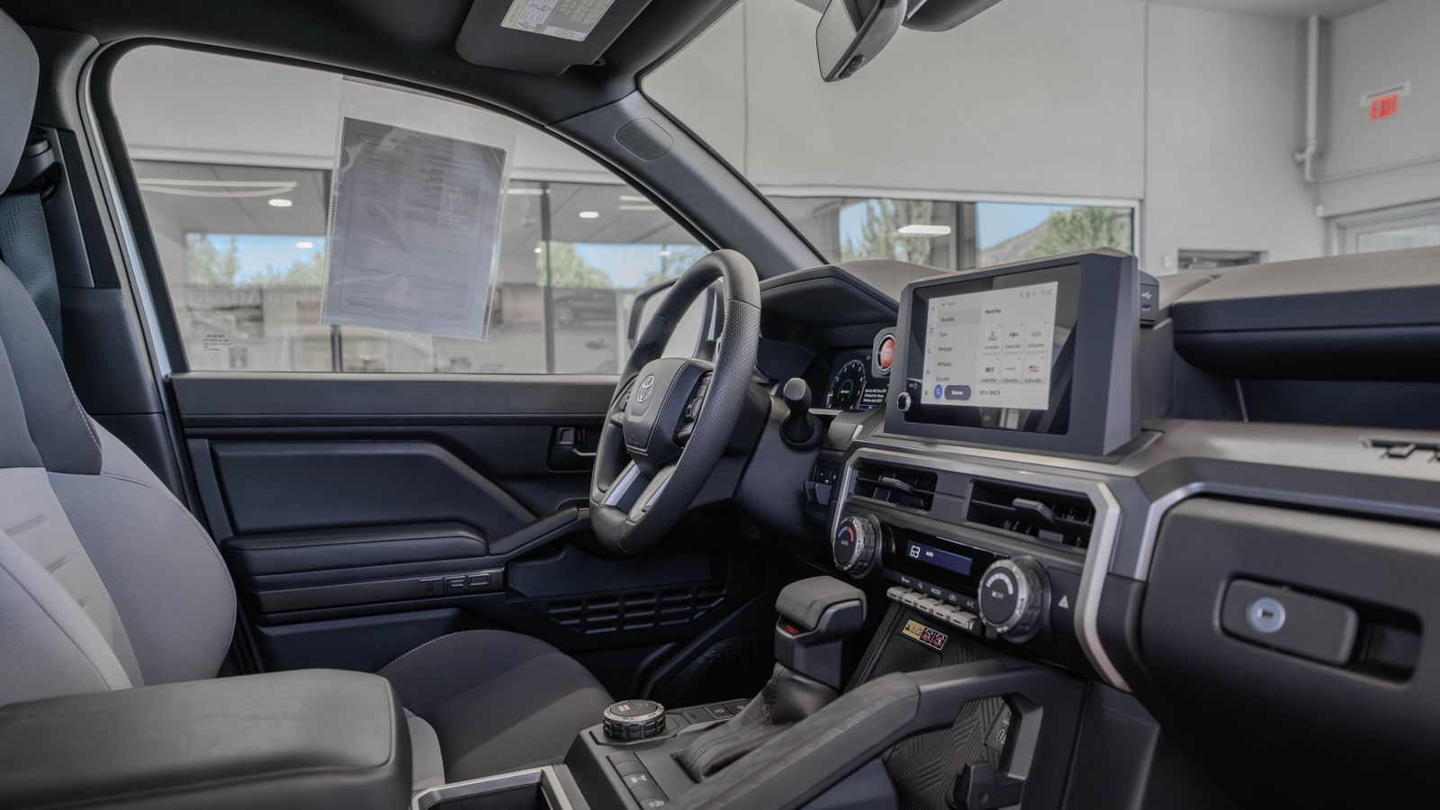 2025 Toyota Tacoma PreRunner — foto completa 17 de 29
