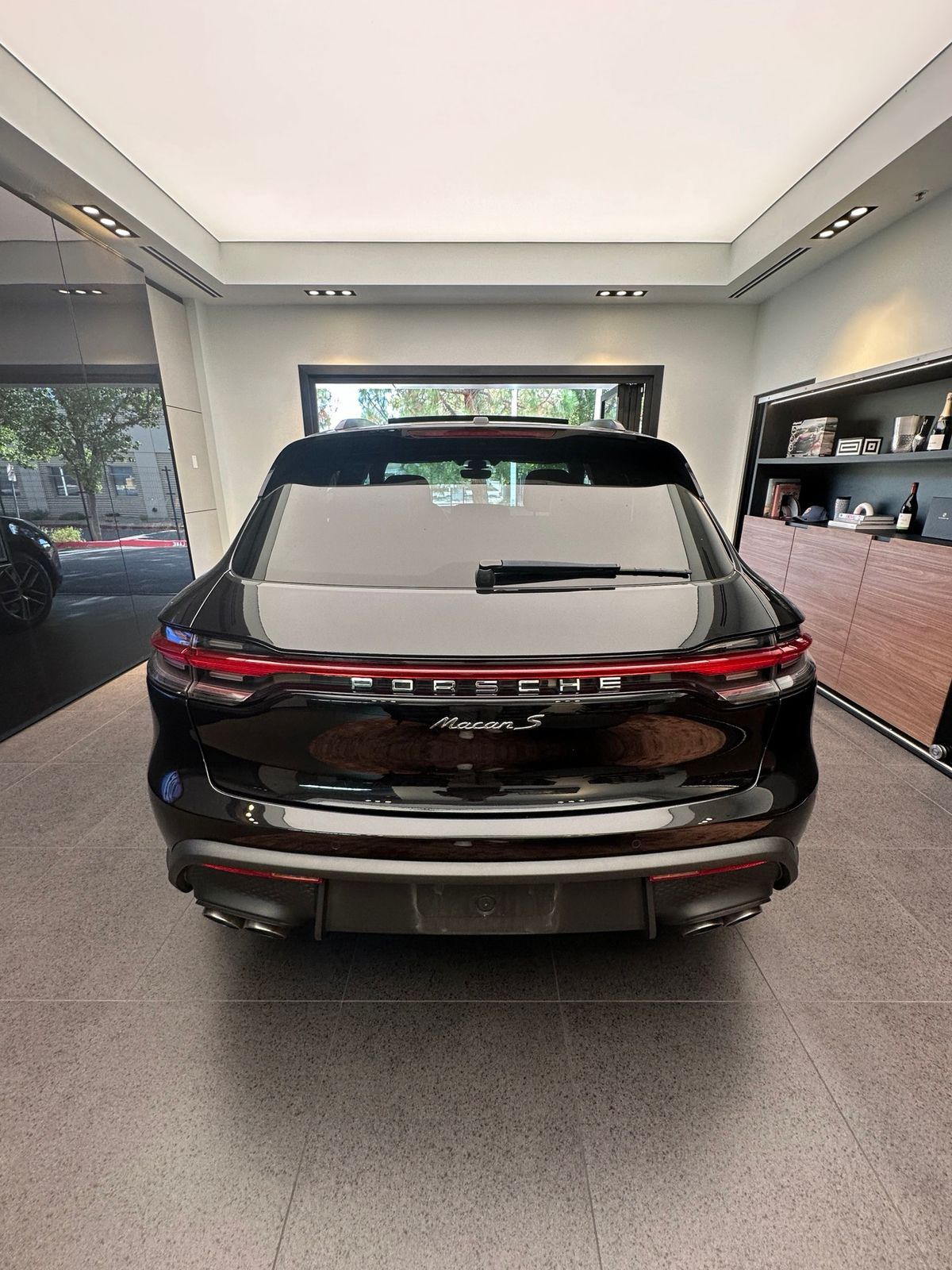 2023 Porsche Macan S — full photo 5 of 13