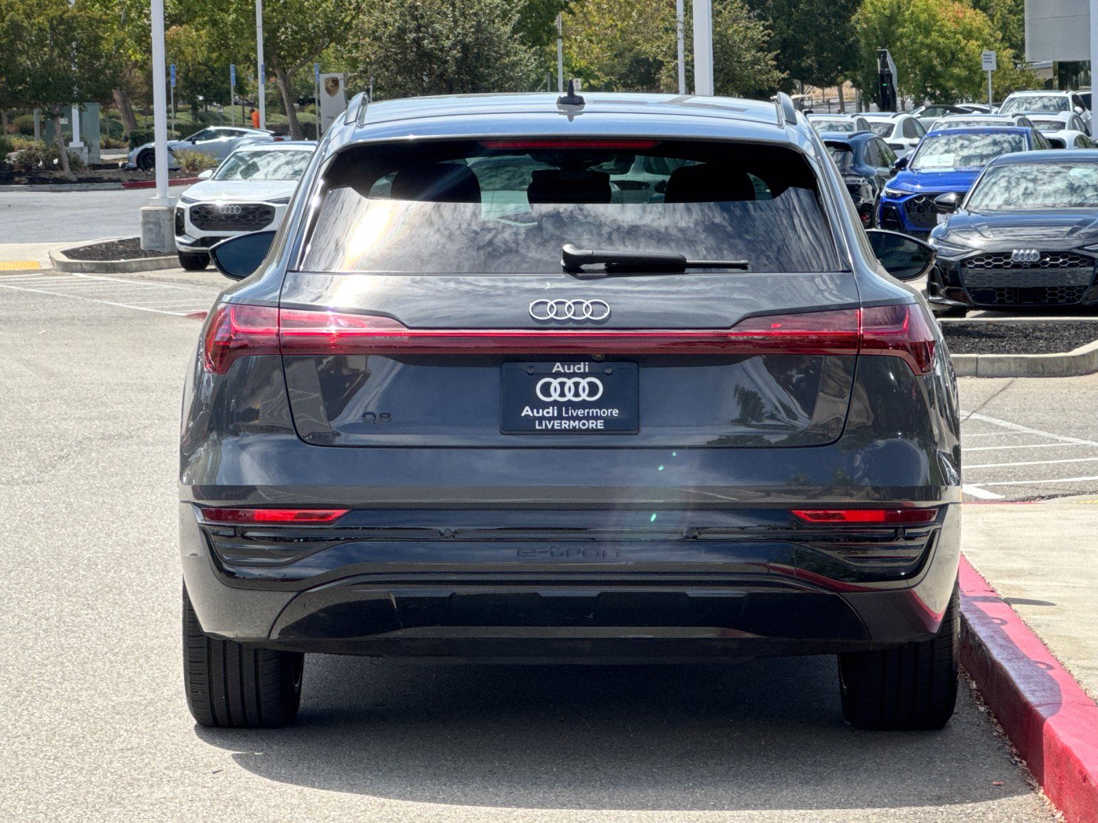 2024 Audi Q8 e-tron Premium Plus — full photo 5 of 29