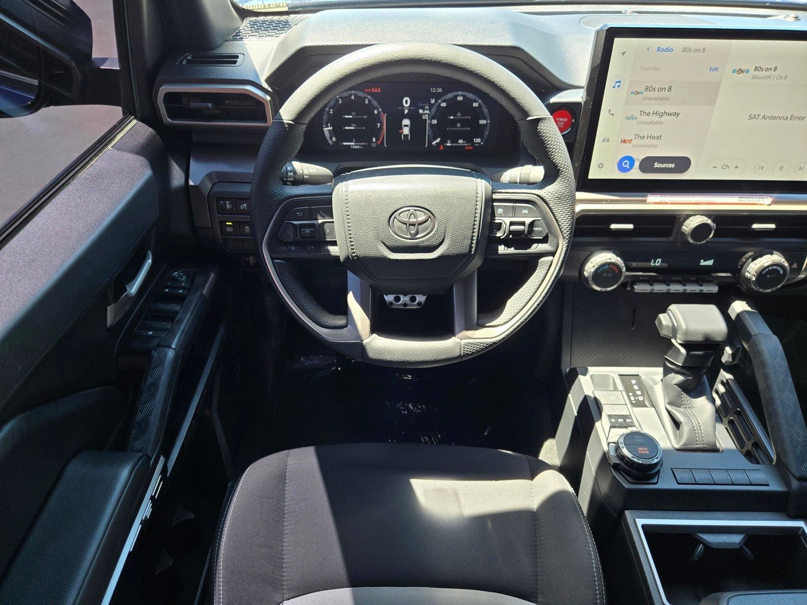 2025 Toyota Tacoma TRD Sport — foto completa 13 de 28