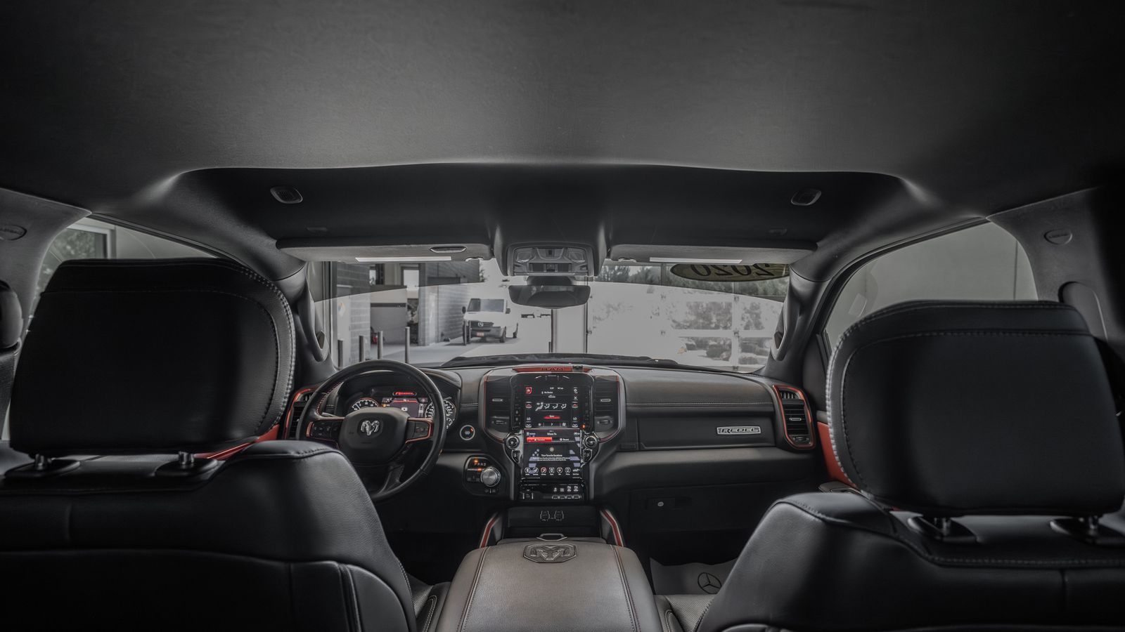 2020 Ram 1500 Rebel — foto completa 27 de 34