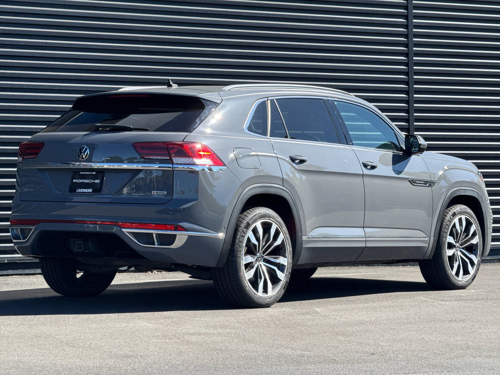 2021 Volkswagen Atlas Cross Sport 3.6L V6 SEL Premium R-Line — foto completa 8 de 28