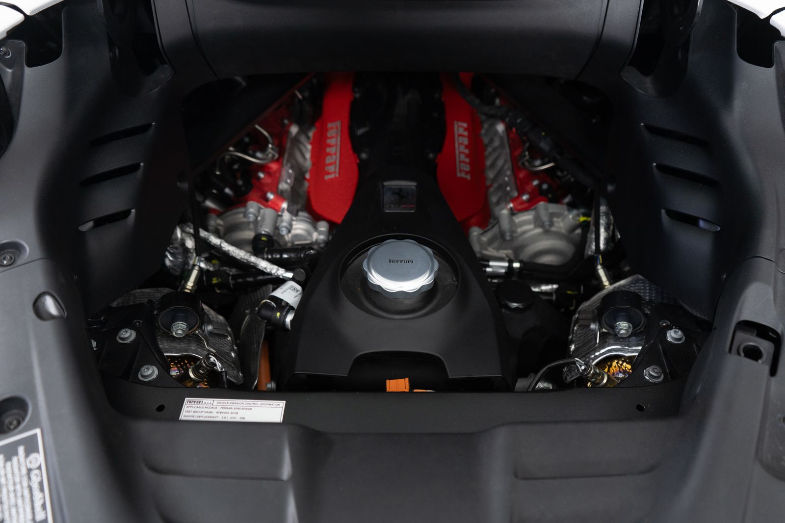 2024 Ferrari SF90 Spider — foto completa 34 de 51