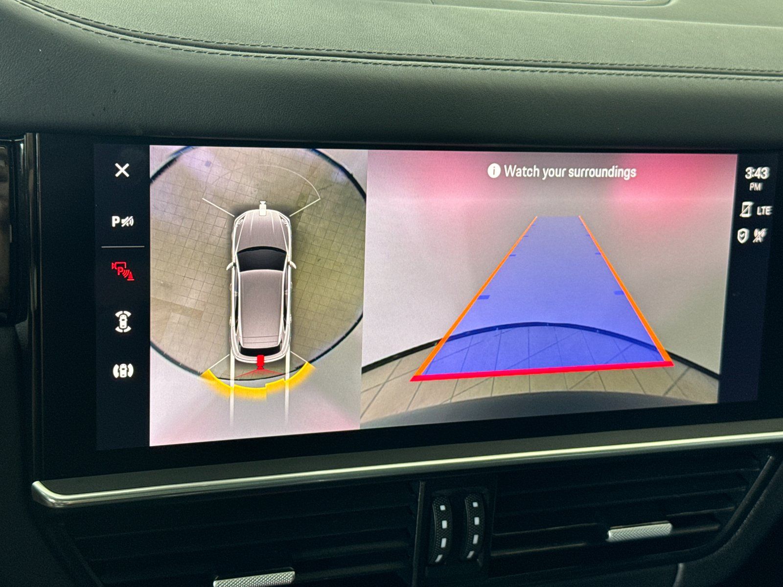 2023 Porsche Cayenne GTS — full photo 21 of 30