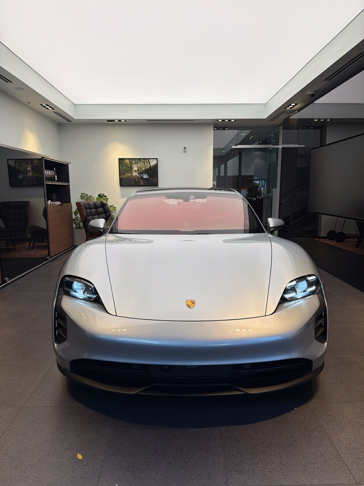 2023 Porsche Taycan GTS — foto 1 de 8