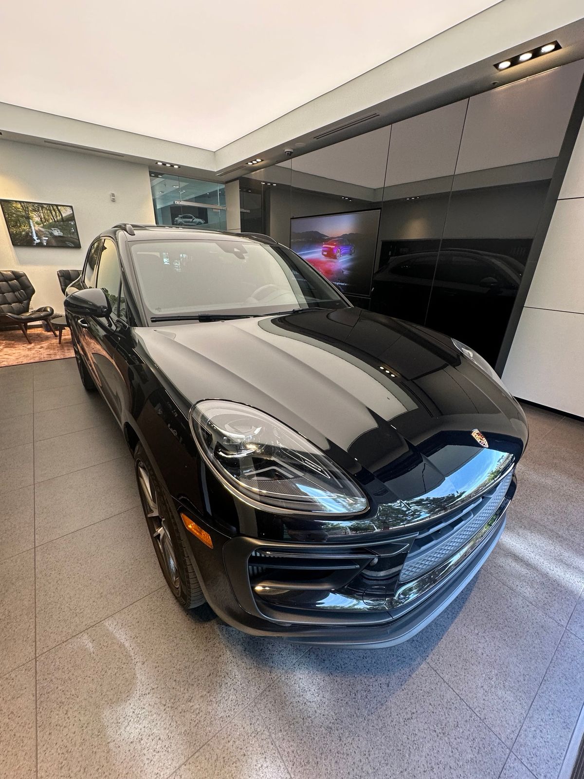 2023 Porsche Macan S — full photo 9 of 13