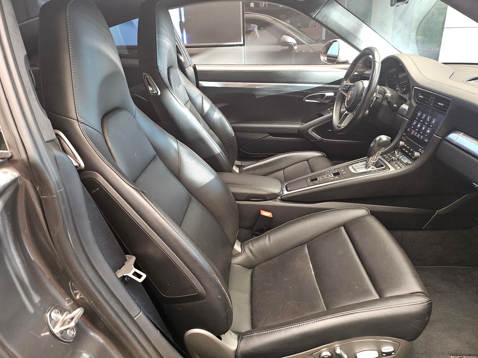 2019 Porsche 911 Carrera — full photo 11 of 12