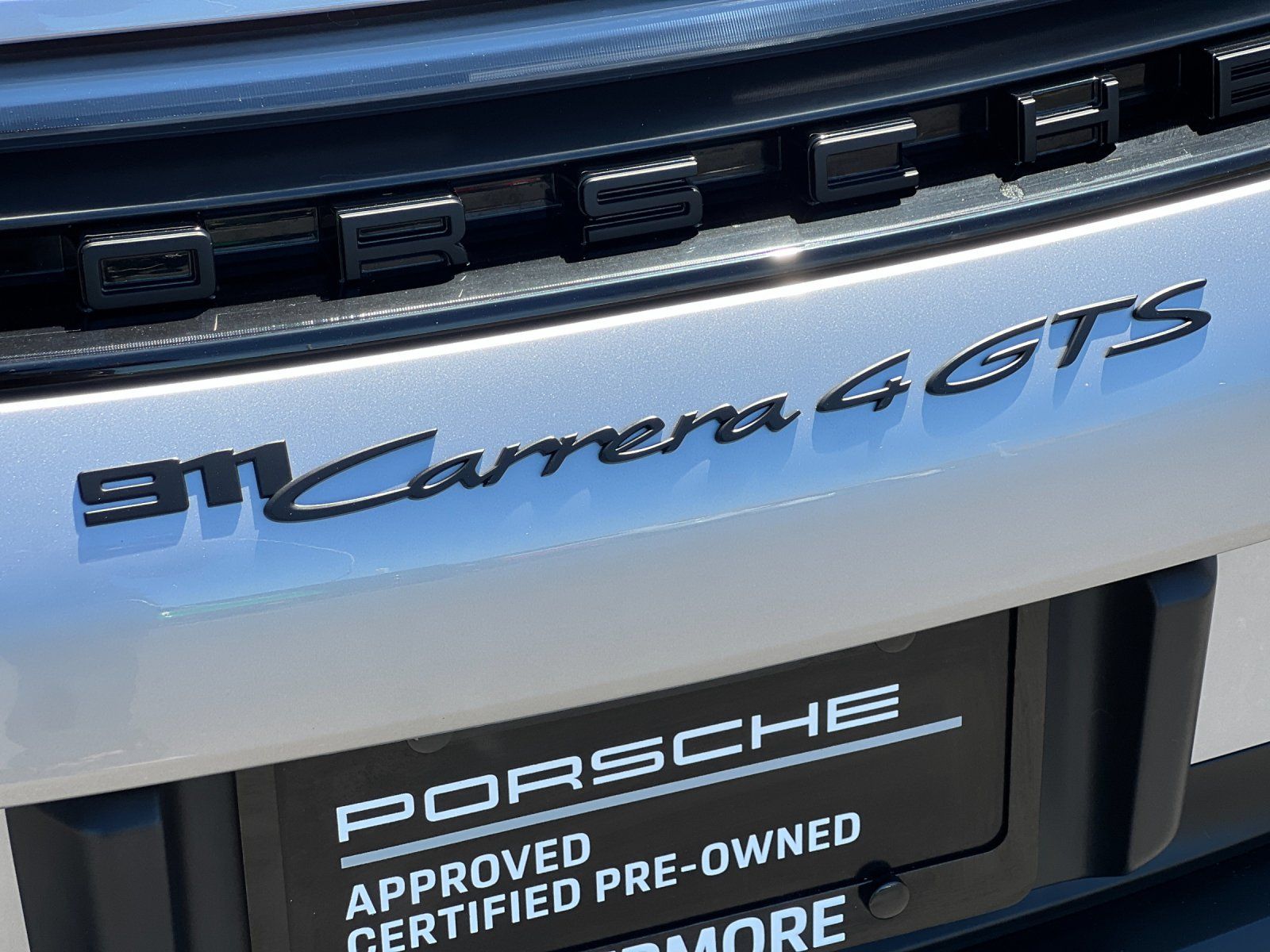 2025 Porsche 911 Carrera 4 GTS — foto completa 28 de 30