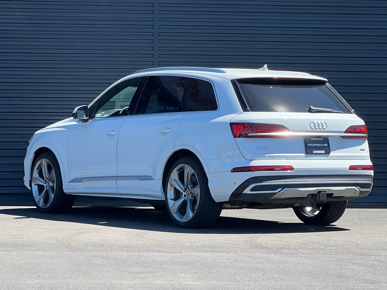 2021 Audi Q7 55 Prestige — full photo 3 of 30
