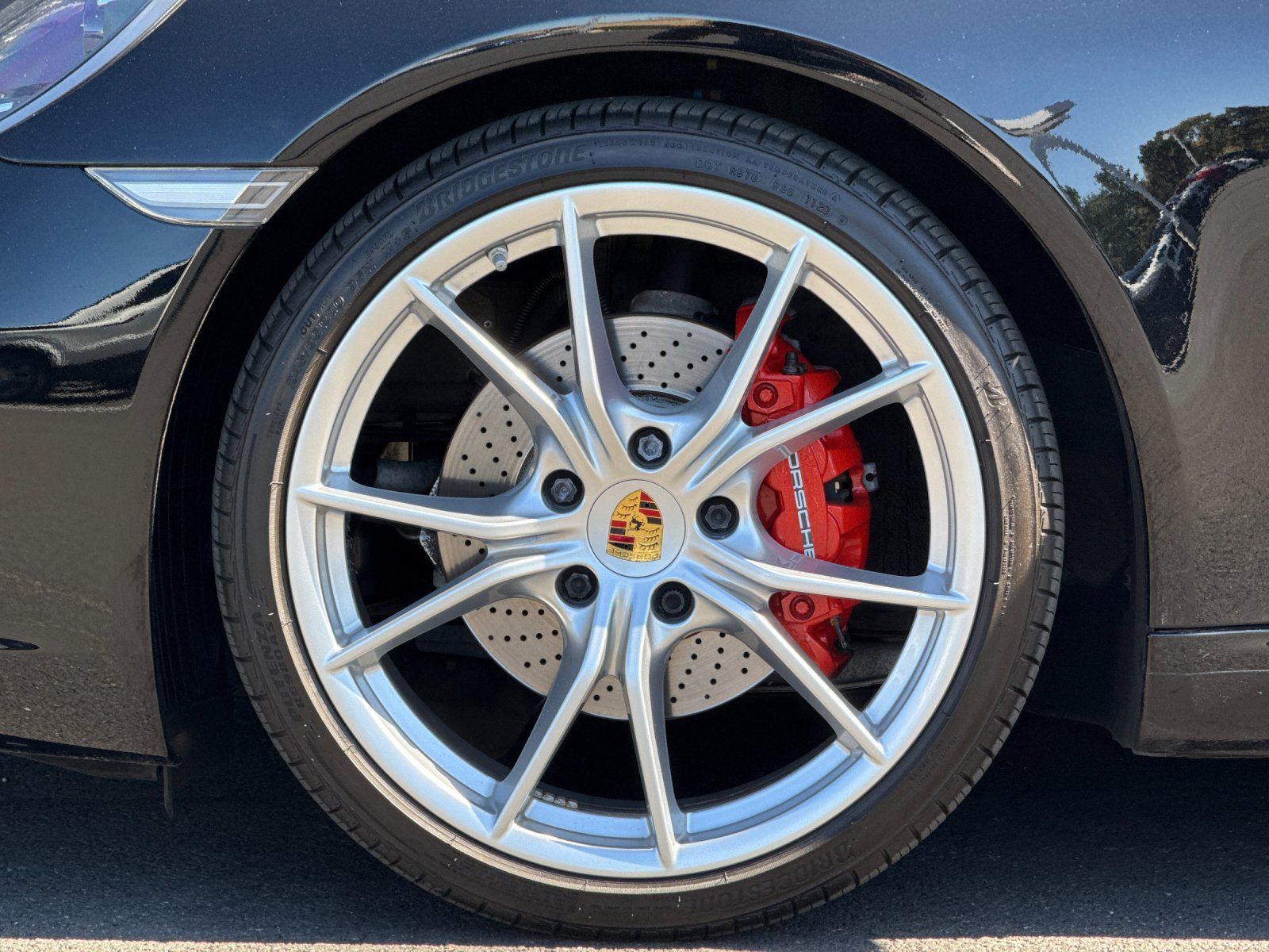 2017 Porsche 911 Carrera — full photo 26 of 28
