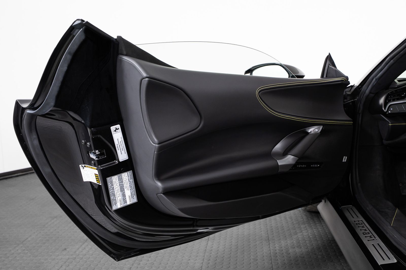 2023 Ferrari SF90 Spider — foto completa 15 de 53