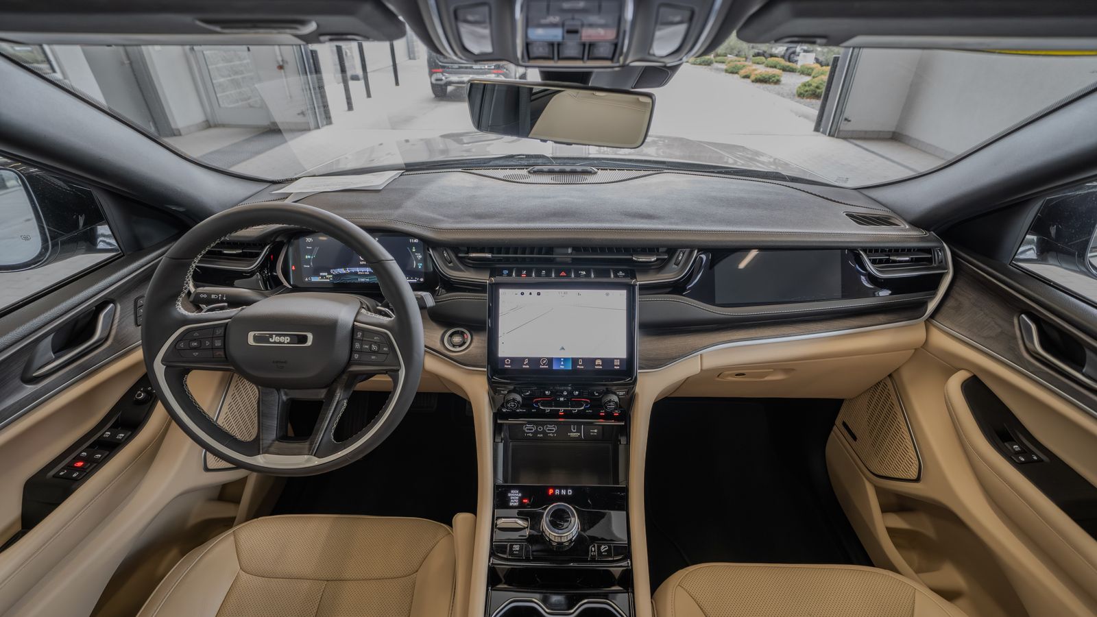 2023 Jeep Grand Cherokee 4xe — full photo 8 of 34