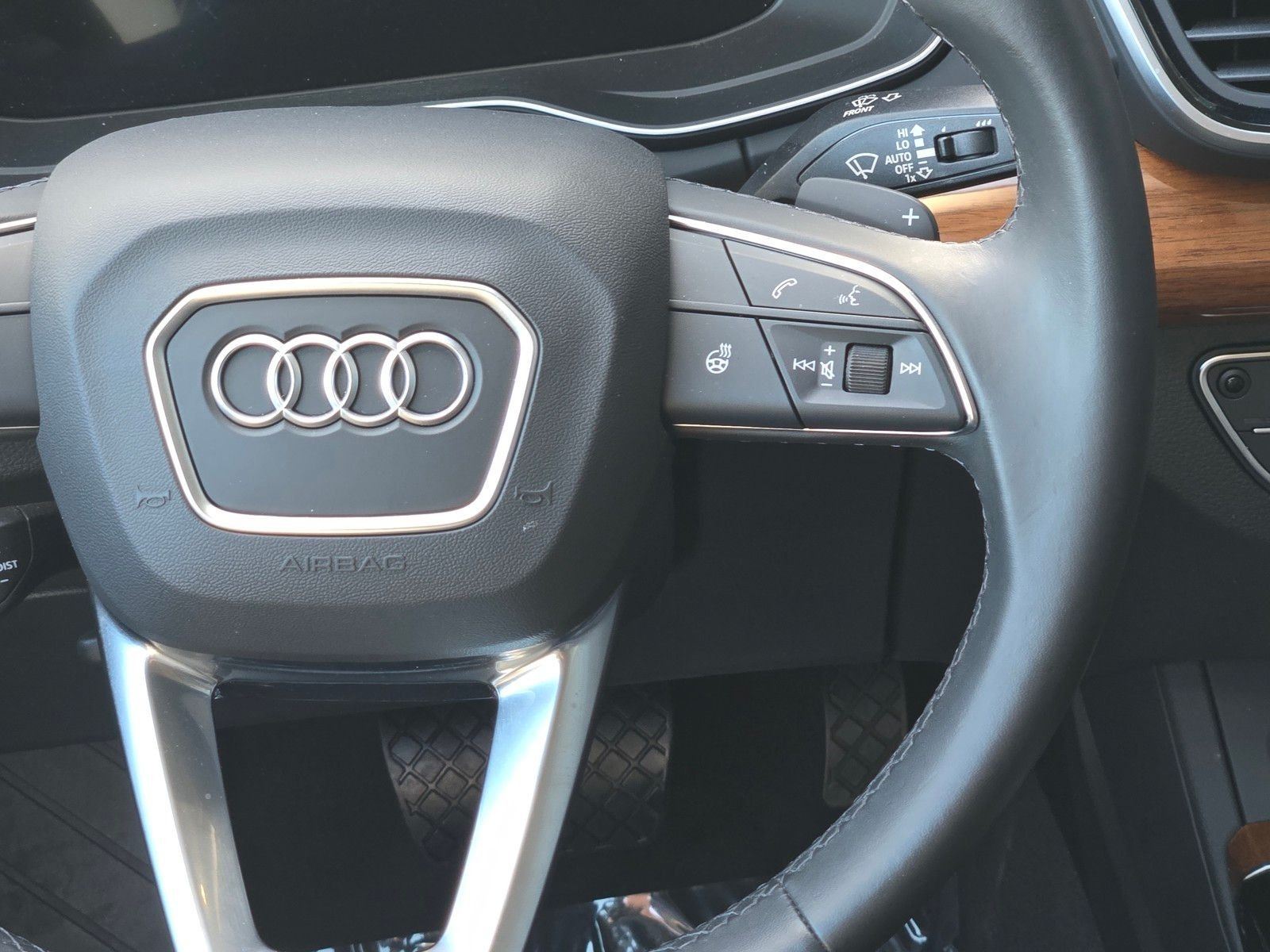 2024 Audi Q5 e 55 Premium — foto completa 16 de 45