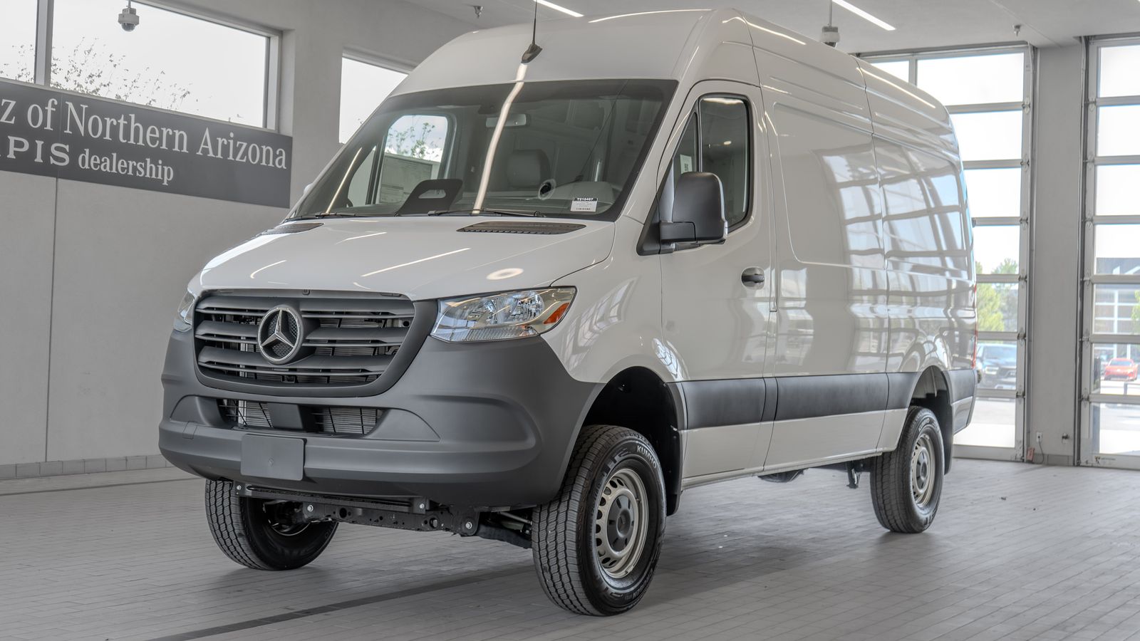 2025 Mercedes-Benz Sprinter 2500 Cargo 144 WB — foto completa 25 de 35