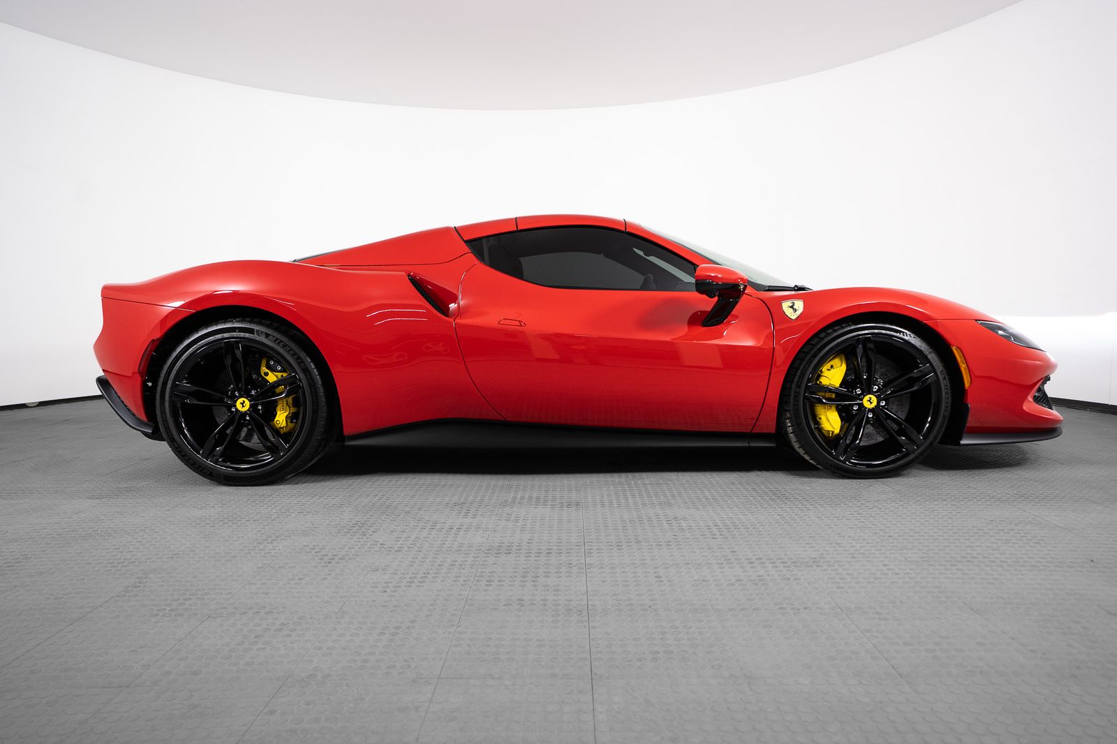 2025 Ferrari 296 GTS — foto completa 37 de 43