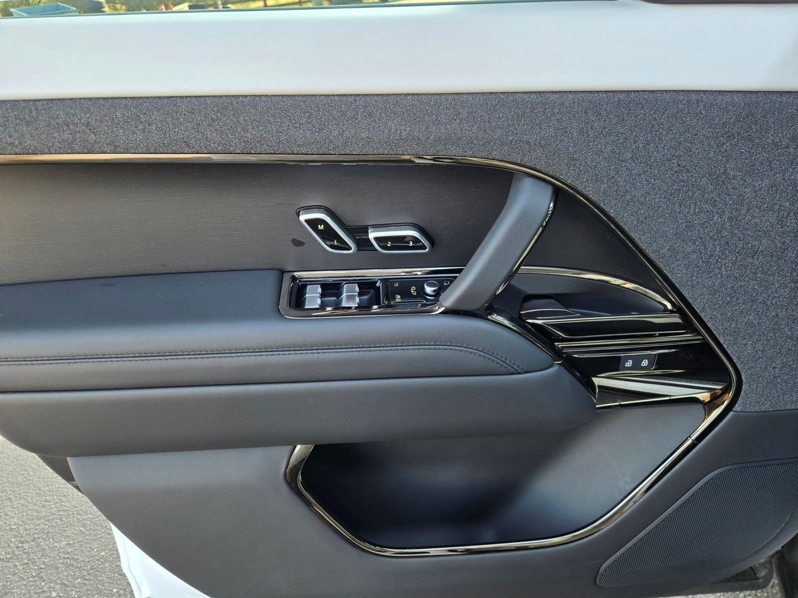 2024 Land Rover Range Rover Sport Plug-in Hybrid Autobiography — full photo 17 of 45