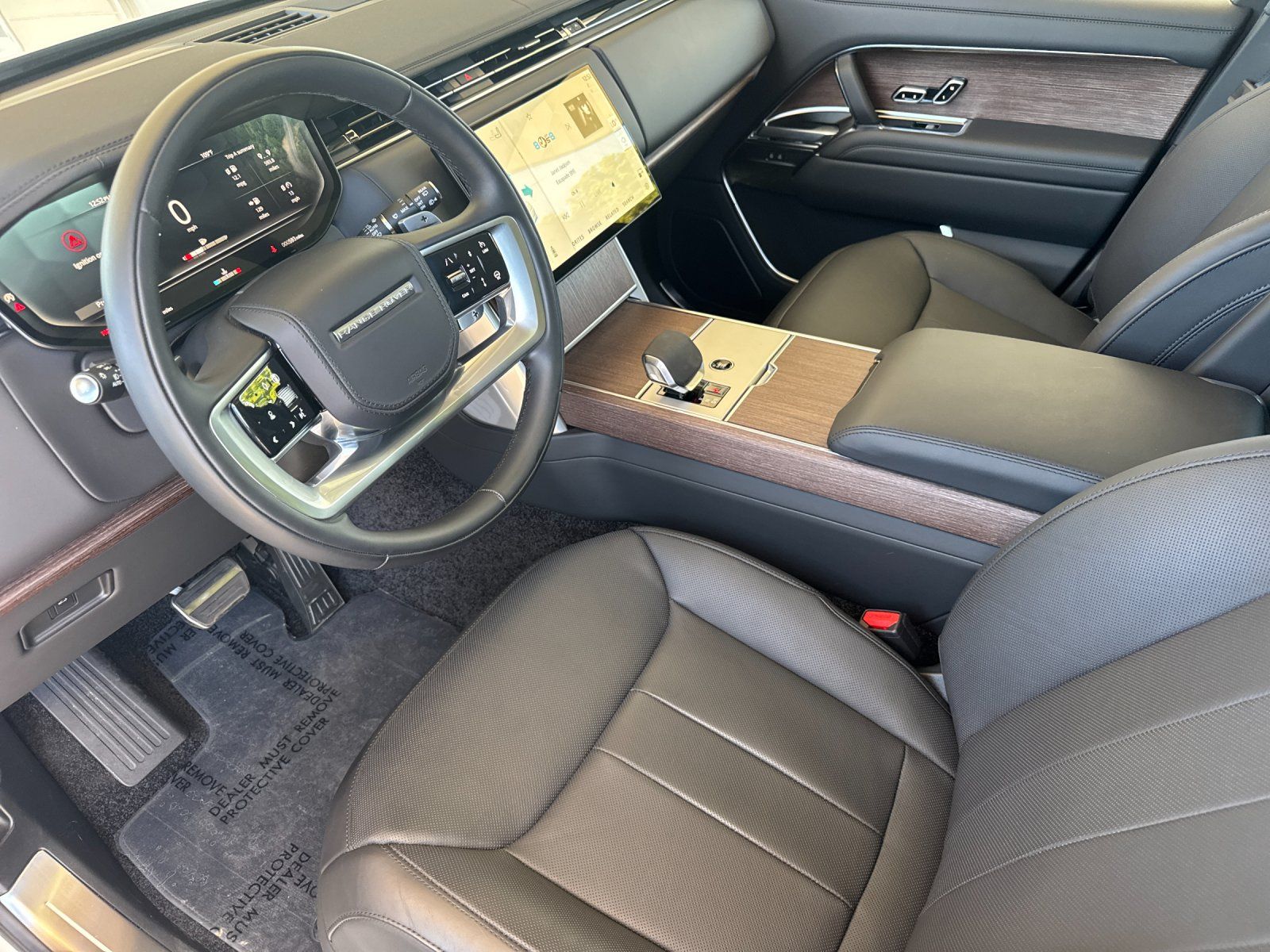 2025 Land Rover Range Rover SE — full photo 10 of 30