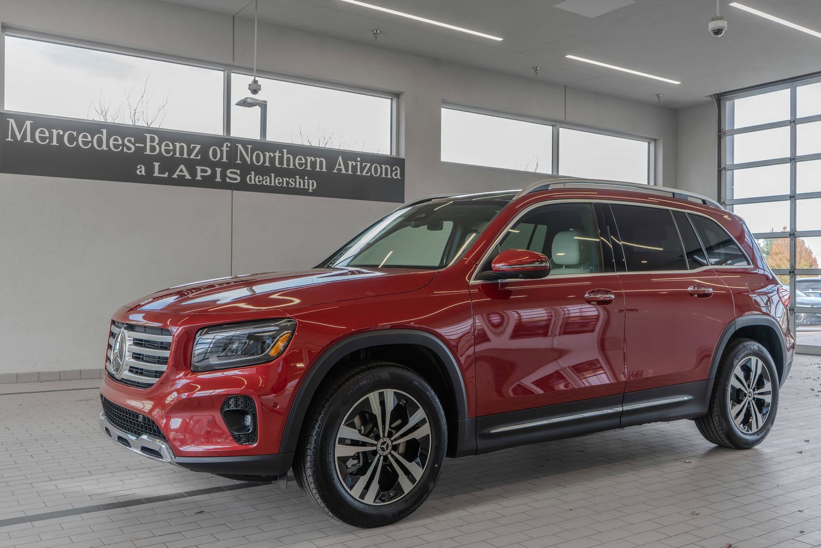 2026 Mercedes-Benz GLB GLB 250 — full photo 3 of 36
