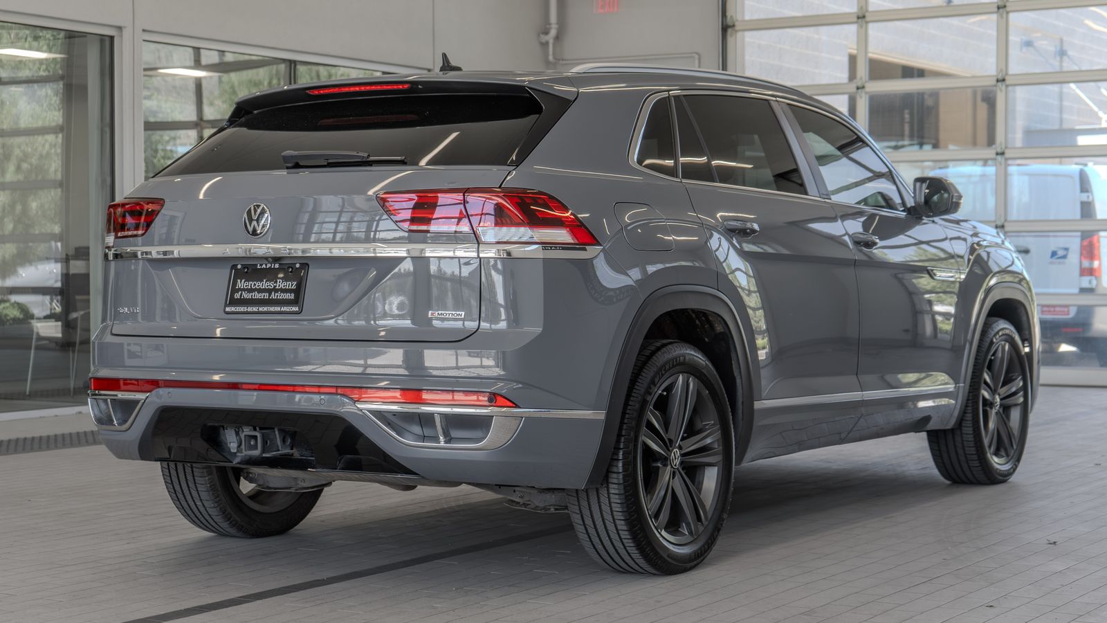 2022 Volkswagen Atlas Cross Sport 3.6L V6 SEL R-Line — foto completa 29 de 34