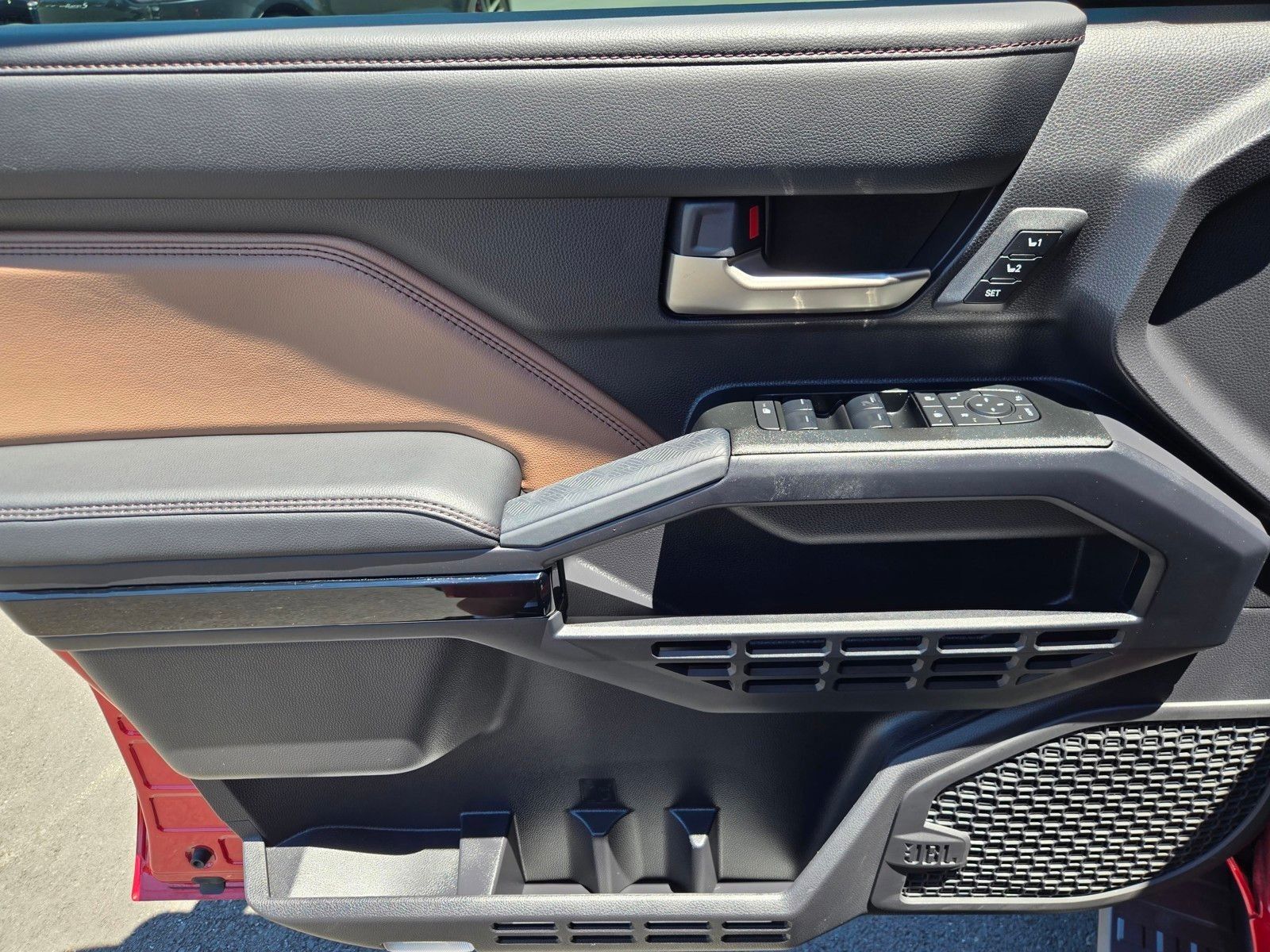 2026 Toyota 4Runner i-FORCE MAX Hybrid Limited — foto completa 16 de 45