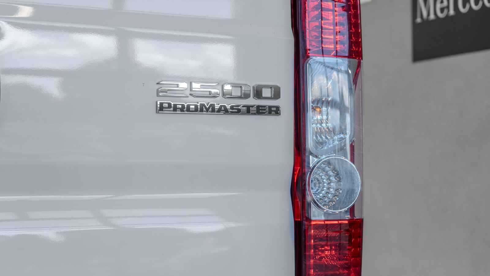 2025 Ram ProMaster 2500 High Roof — foto completa 23 de 34