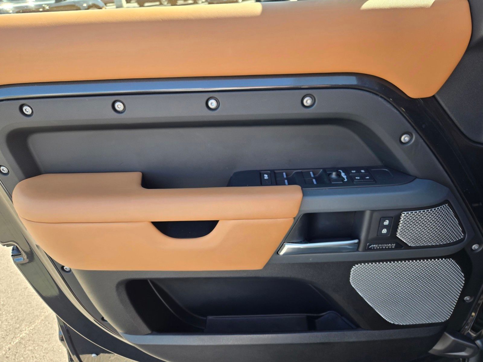 2023 Land Rover Defender 130 X — foto completa 17 de 45
