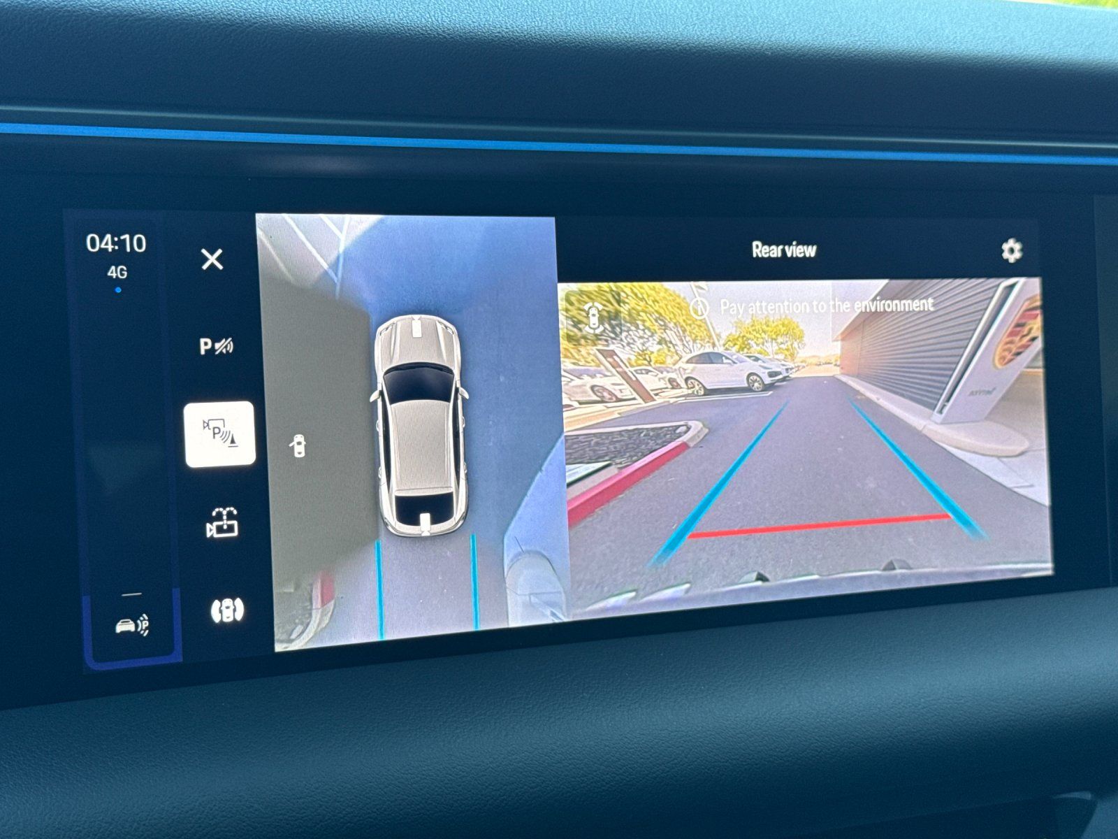 2025 Porsche Macan Electric 4 — foto completa 19 de 28
