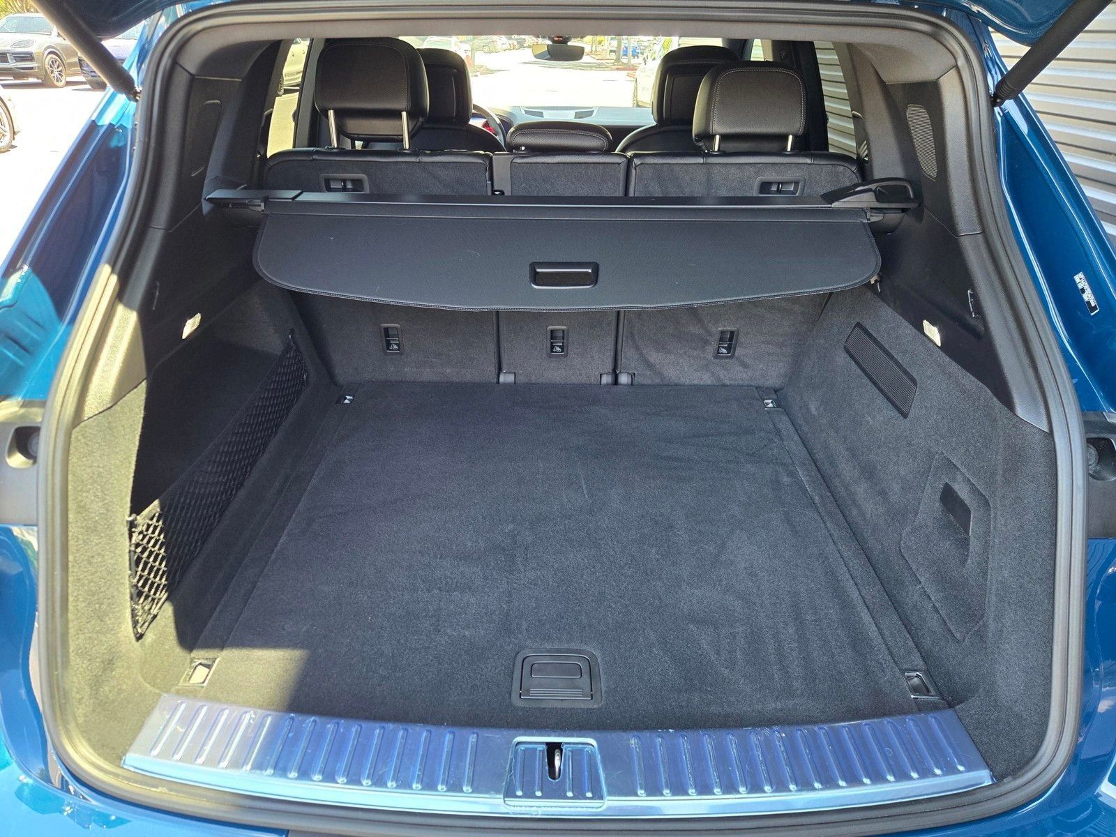 2025 Porsche Cayenne Base — foto completa 27 de 45