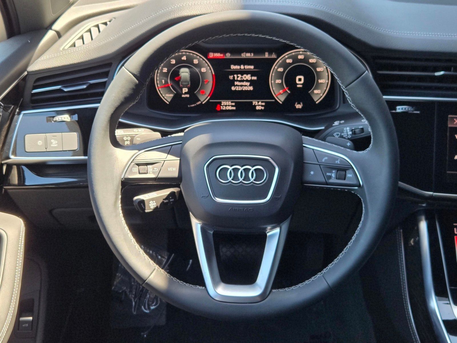 2025 Audi Q7 55 Premium Plus — foto completa 14 de 45