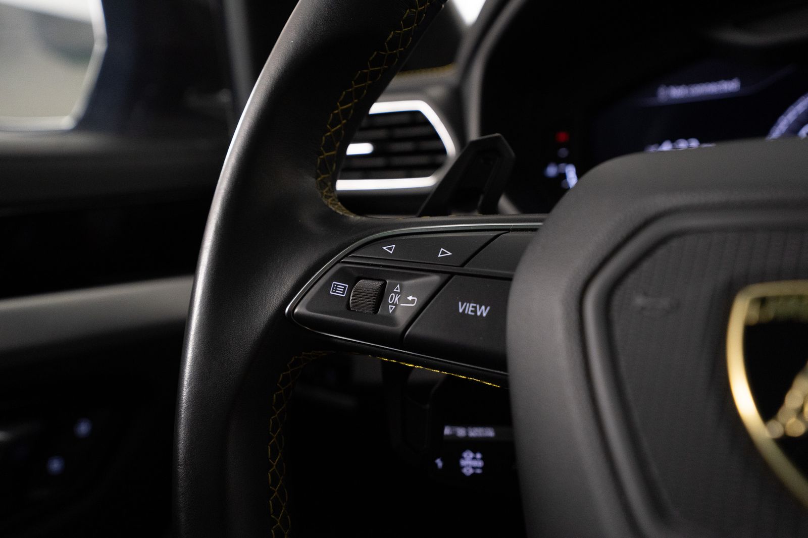 2020 Lamborghini Urus — foto completa 36 de 53