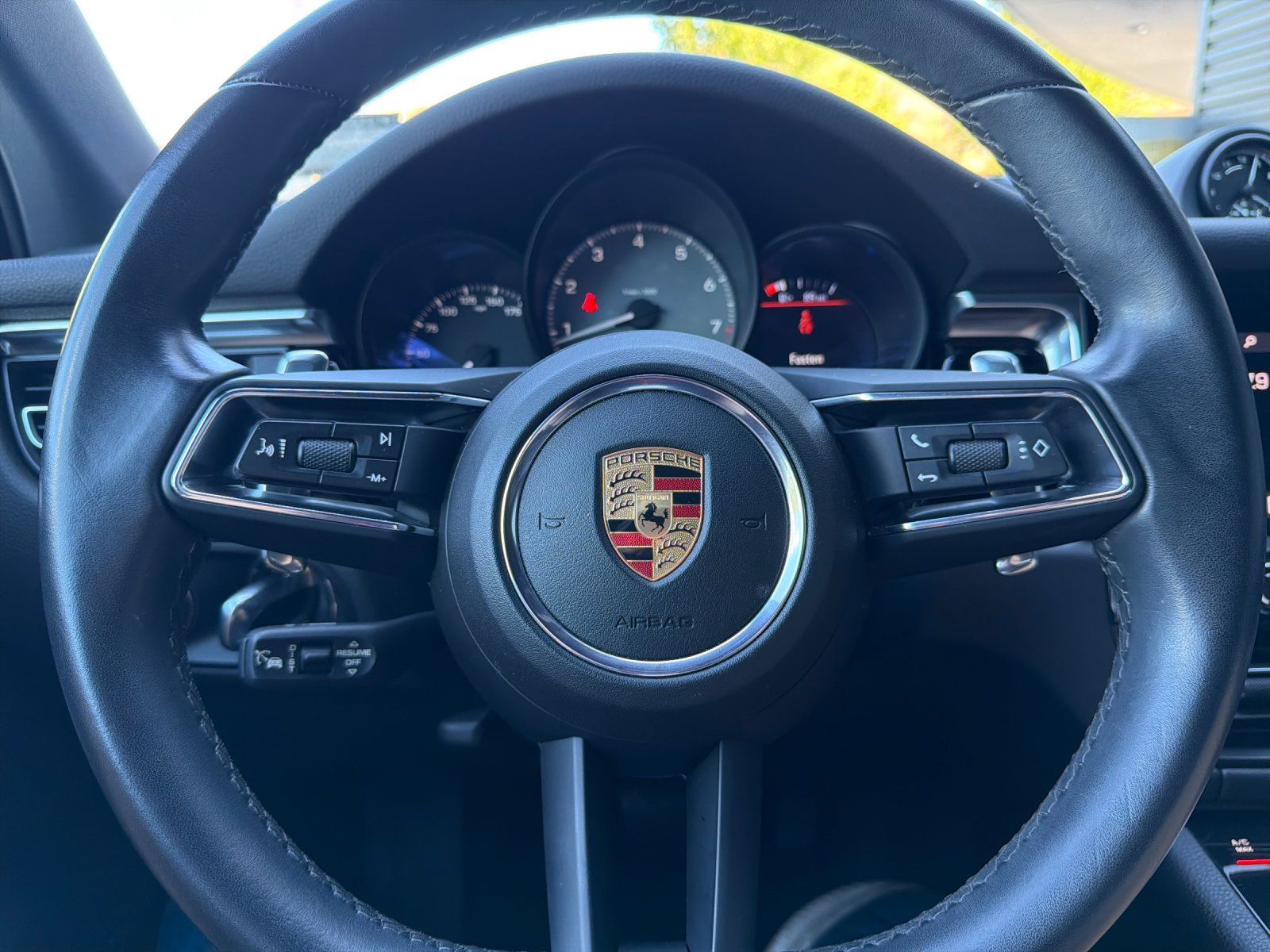 2024 Porsche Macan S — full photo 22 of 27