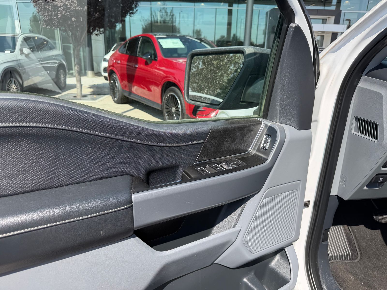 2021 Ford F-150 XLT — full photo 4 of 6